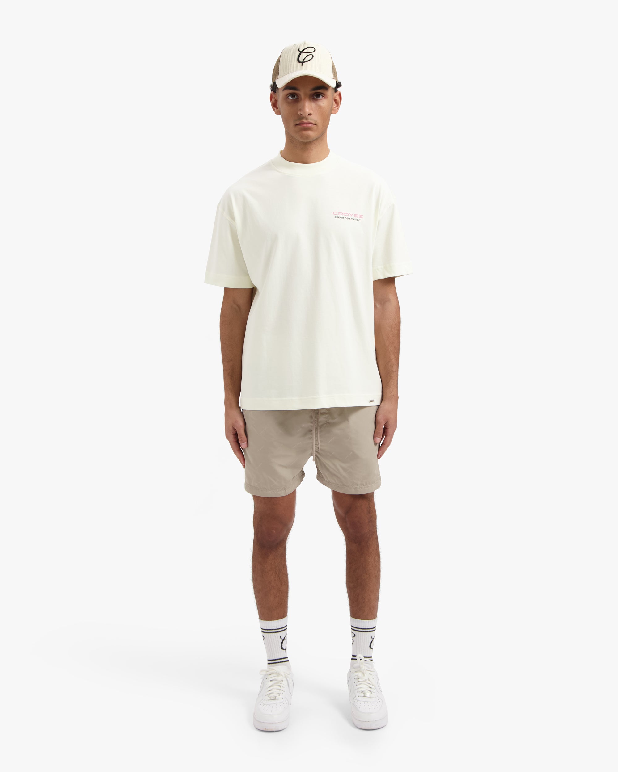CA1-HS24-03OFFWHITE-CR1-HS24-13KHAKI-Fullbody-JpgHighres-1.jpg
