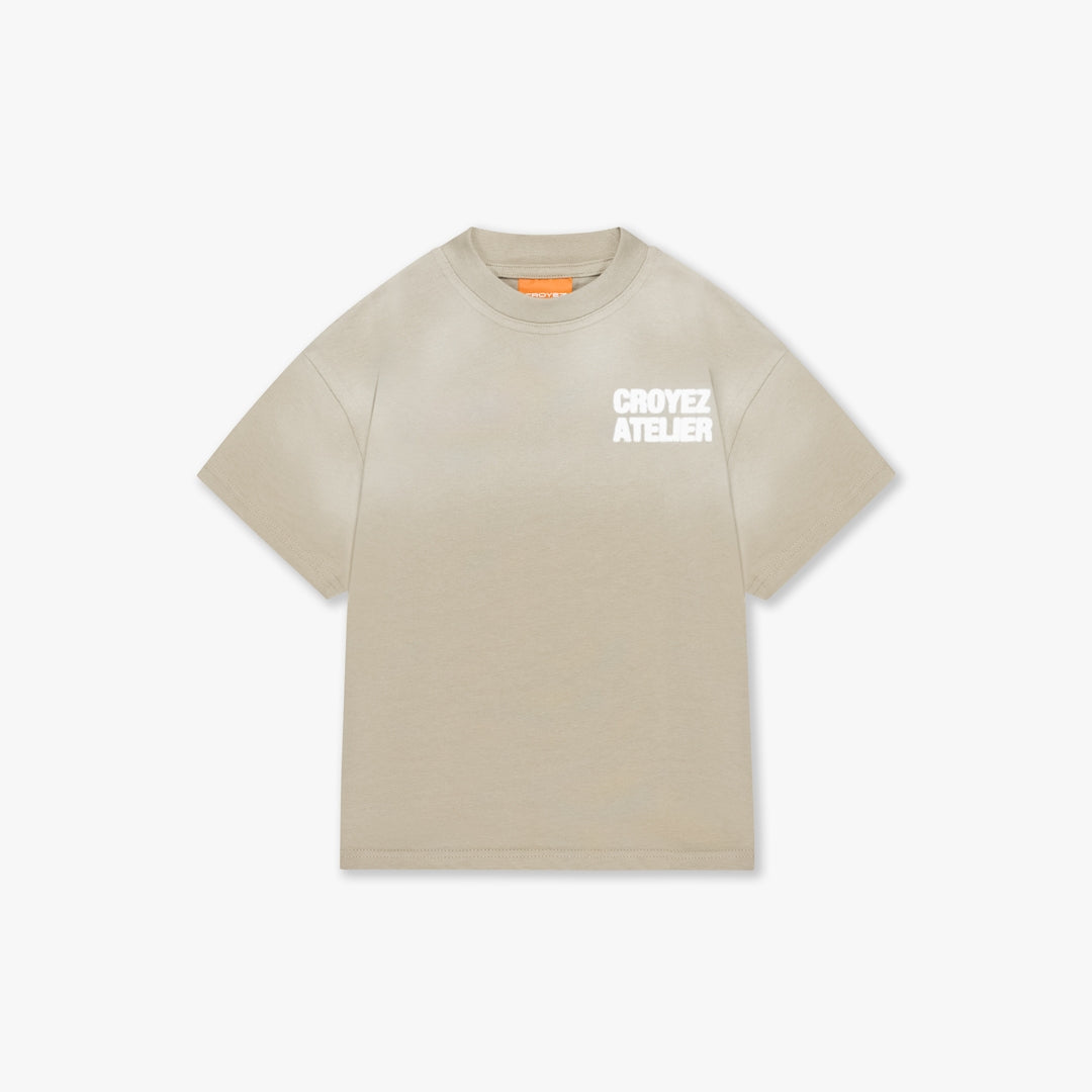 CM1-FW25-17_2401_Croyez_Mini_Sprayed_Atelier_T-shirt_Dusty_Olive_Front_33f1ff66-48f6-4a41-960c-5e7241eadd1b.jpg