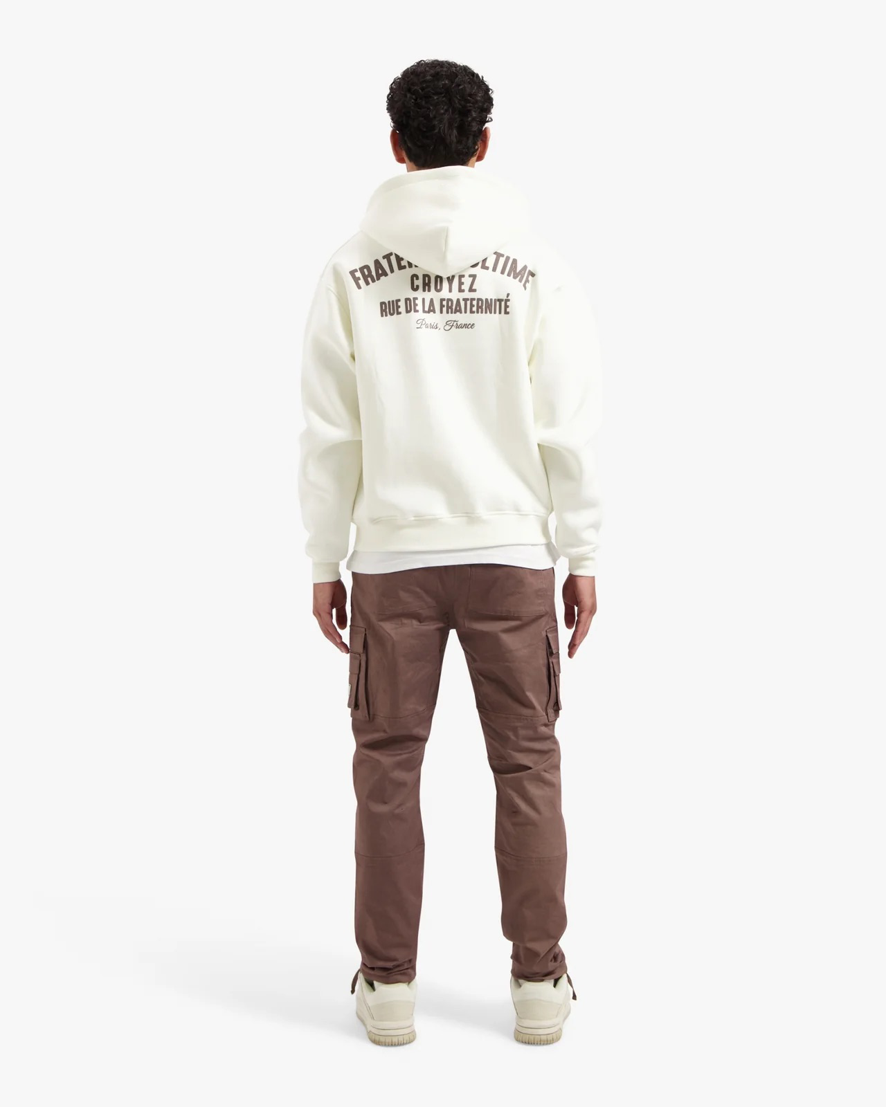 CR1-AW24-11_OFFWHITE_CR1-AW24-49_BROWN_Fullbody_Jpg_High_res_3_770c454a-57af-4239-9abc-fda.png