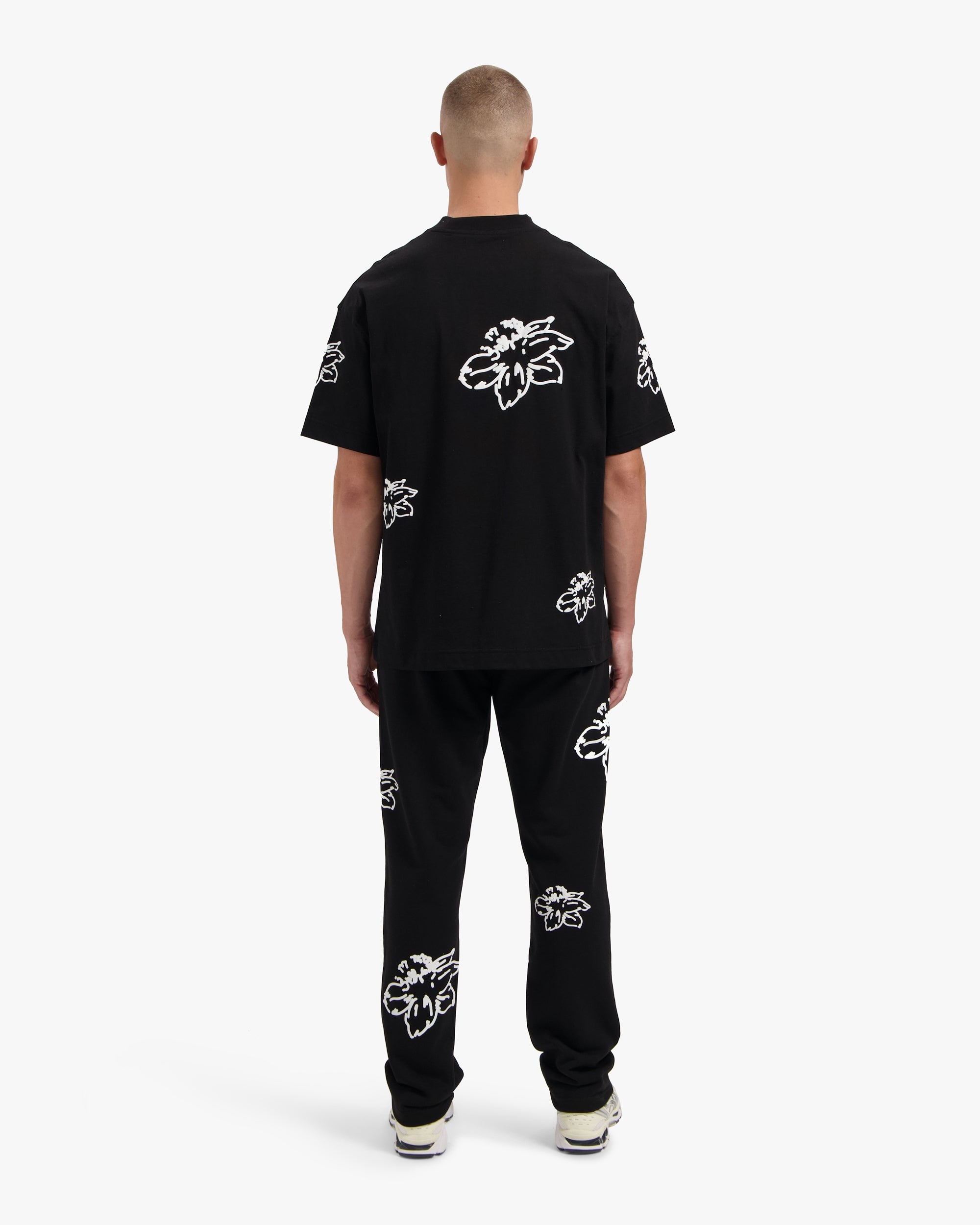 CROYEZ STRAIGHT LEG FLOWER SWEATPANTS | BLACK