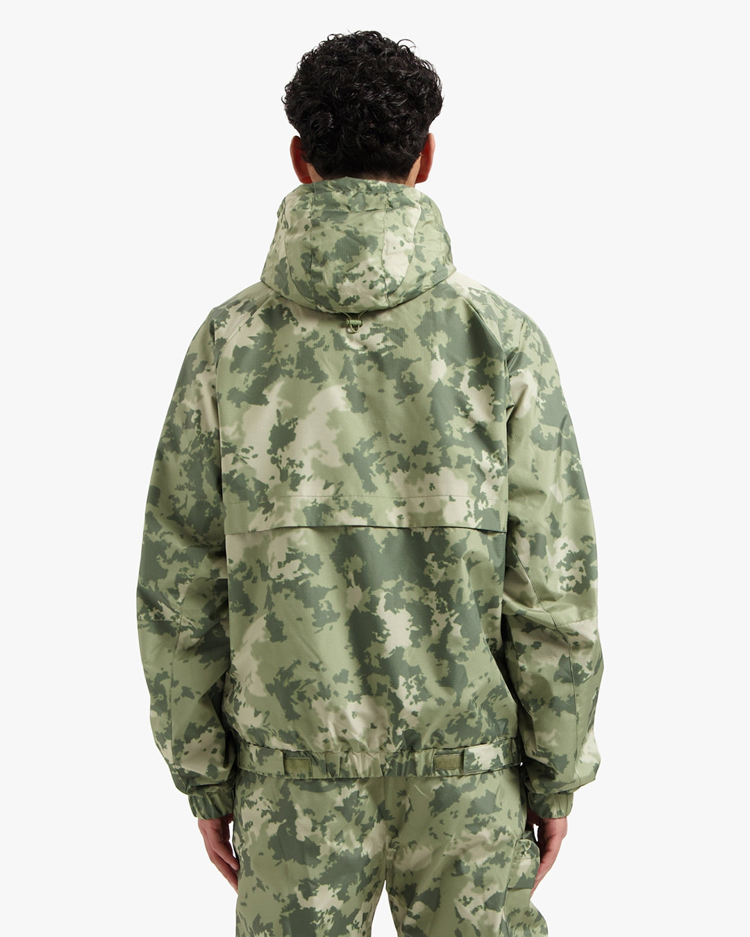 CR1-PS25-16_CAMO_CR1-PS25-17_CAMO_Fullbody_Jpg_High_res_7.jpg