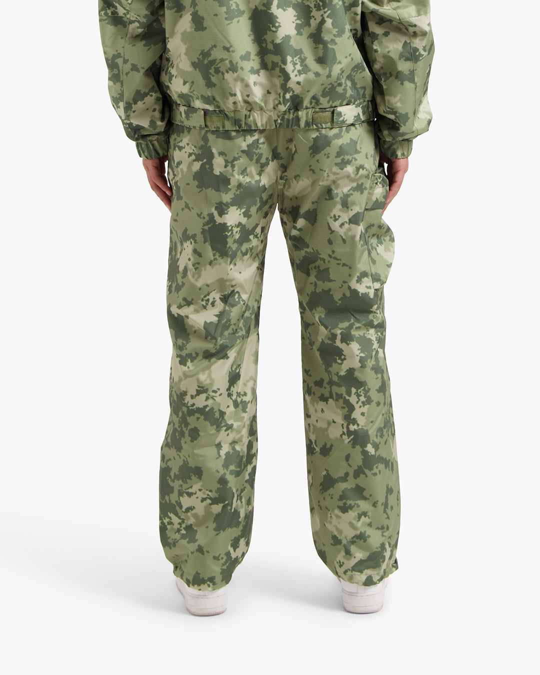 CR1-PS25-16_CAMO_CR1-PS25-17_CAMO_Fullbody_Jpg_High_res_7_-_2.jpg