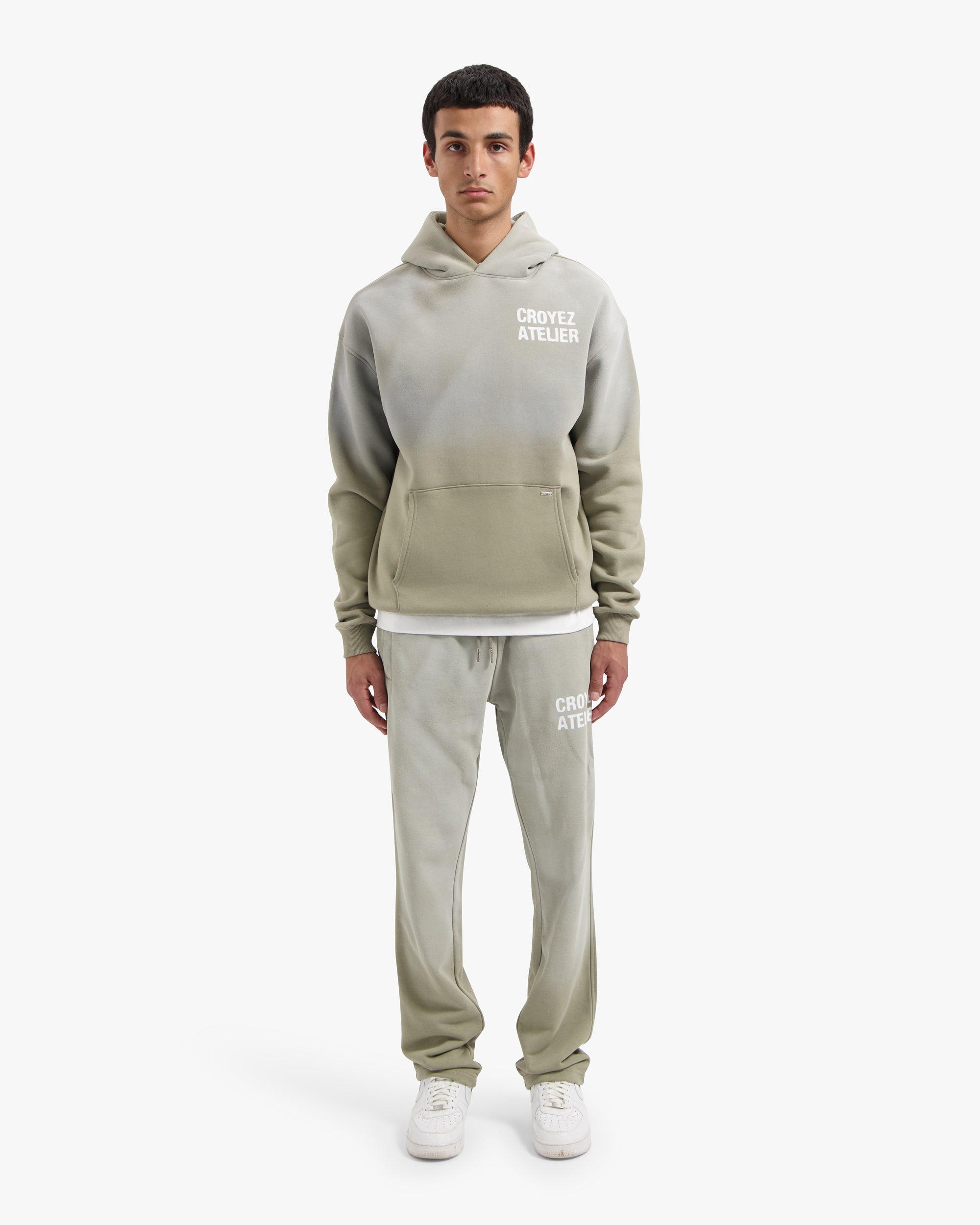 CROYEZ SPRAYED ATELIER STRAIGHT LEG SWEATPANTS | DUSTY OLIVE