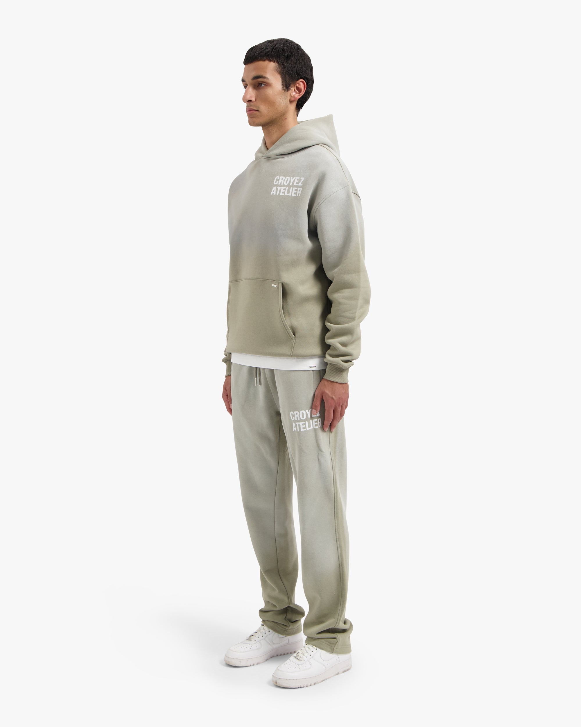 CROYEZ SPRAYED ATELIER STRAIGHT LEG SWEATPANTS | DUSTY OLIVE