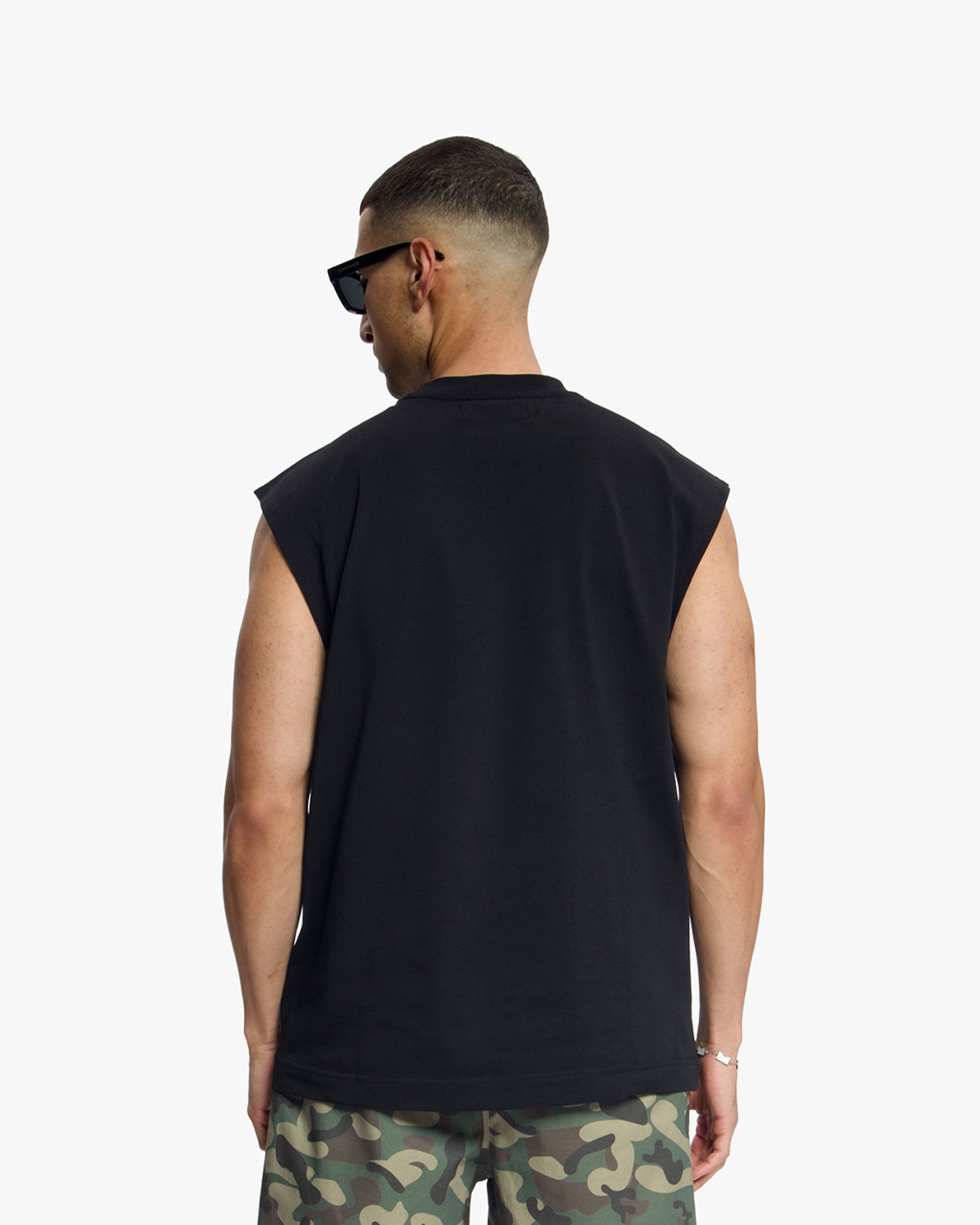 Croyez Cutout Heart Sleeveless T-Shirt | Black