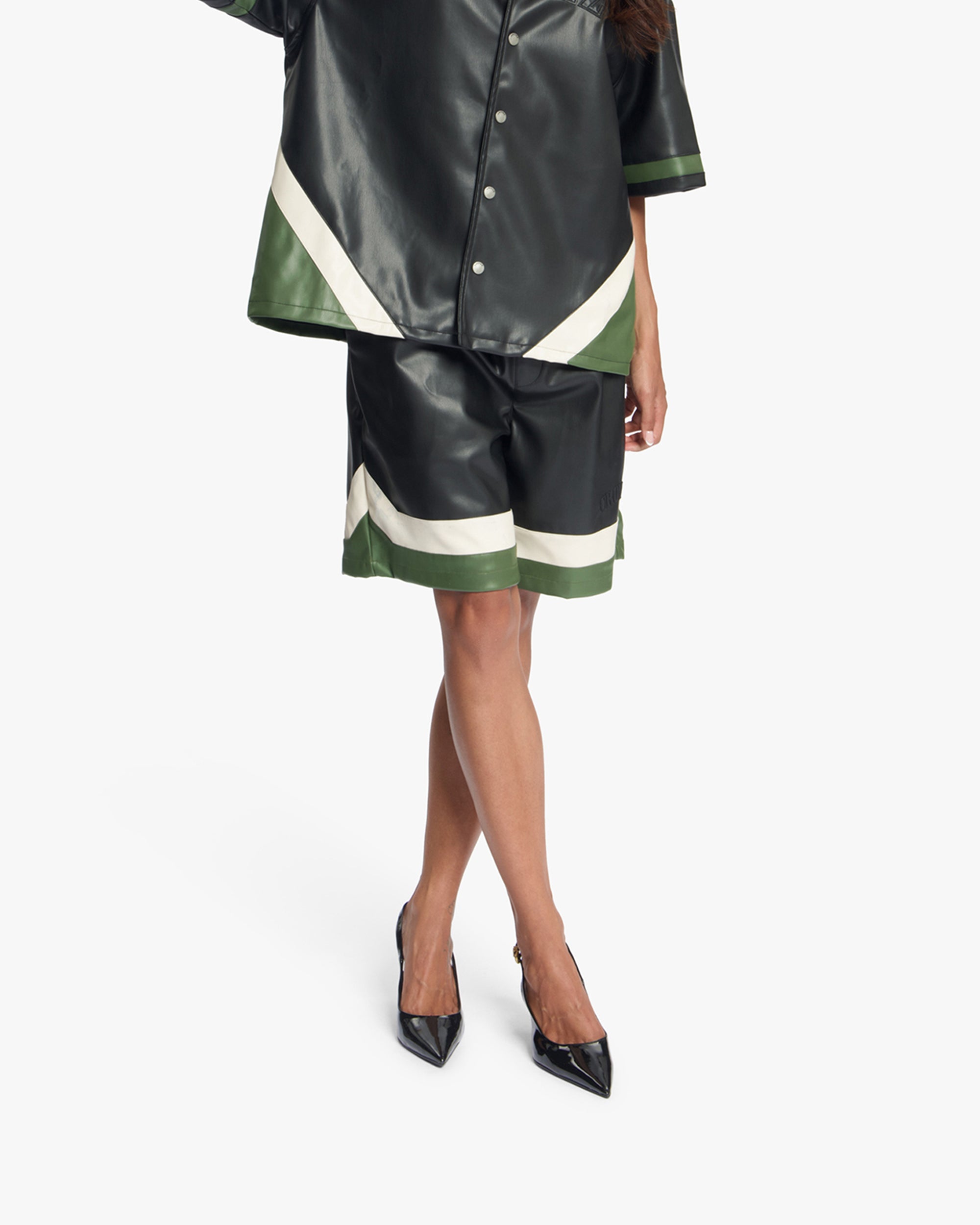 Croyez Logo Leather Short | Black