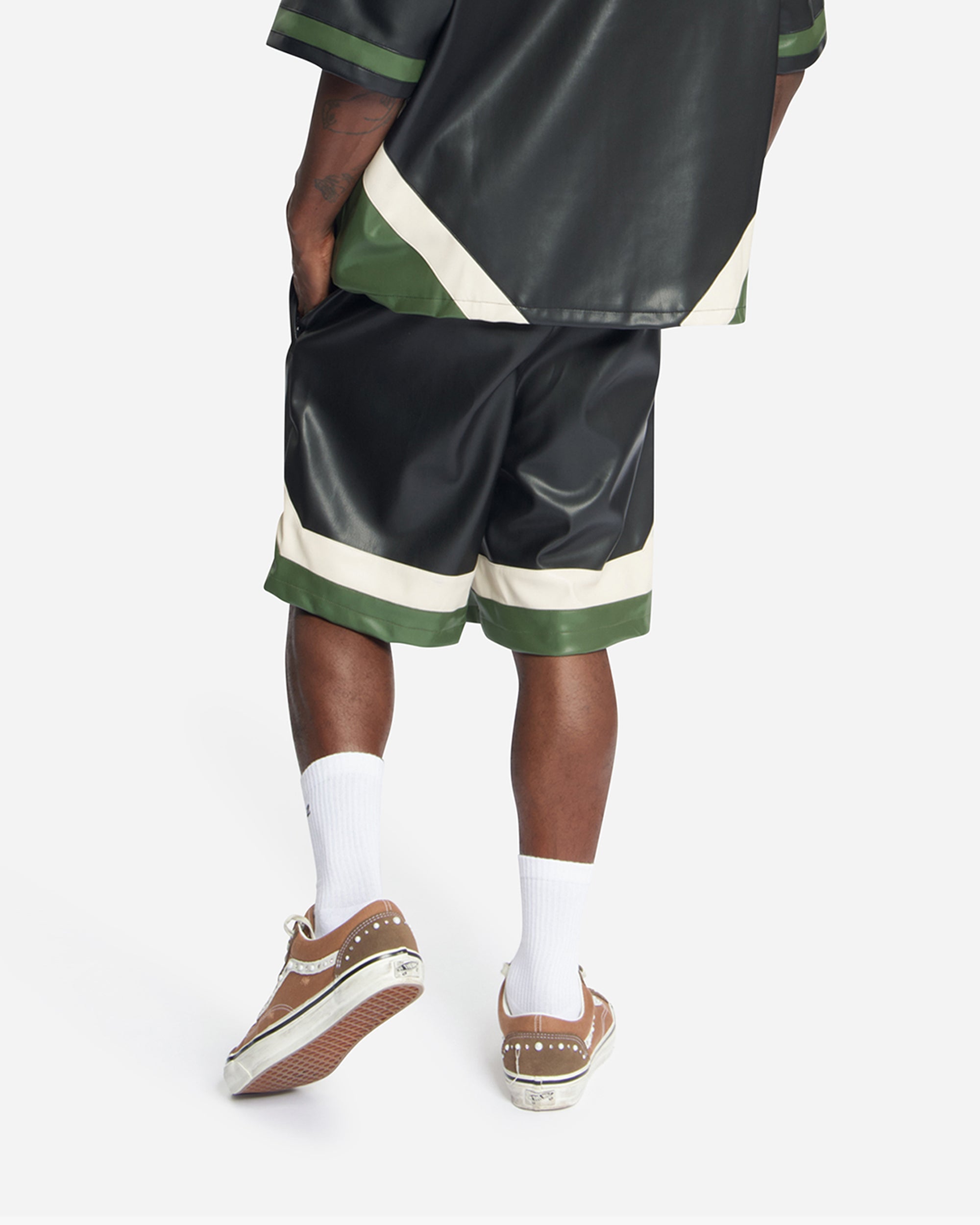 Croyez Logo Leather Short | Black