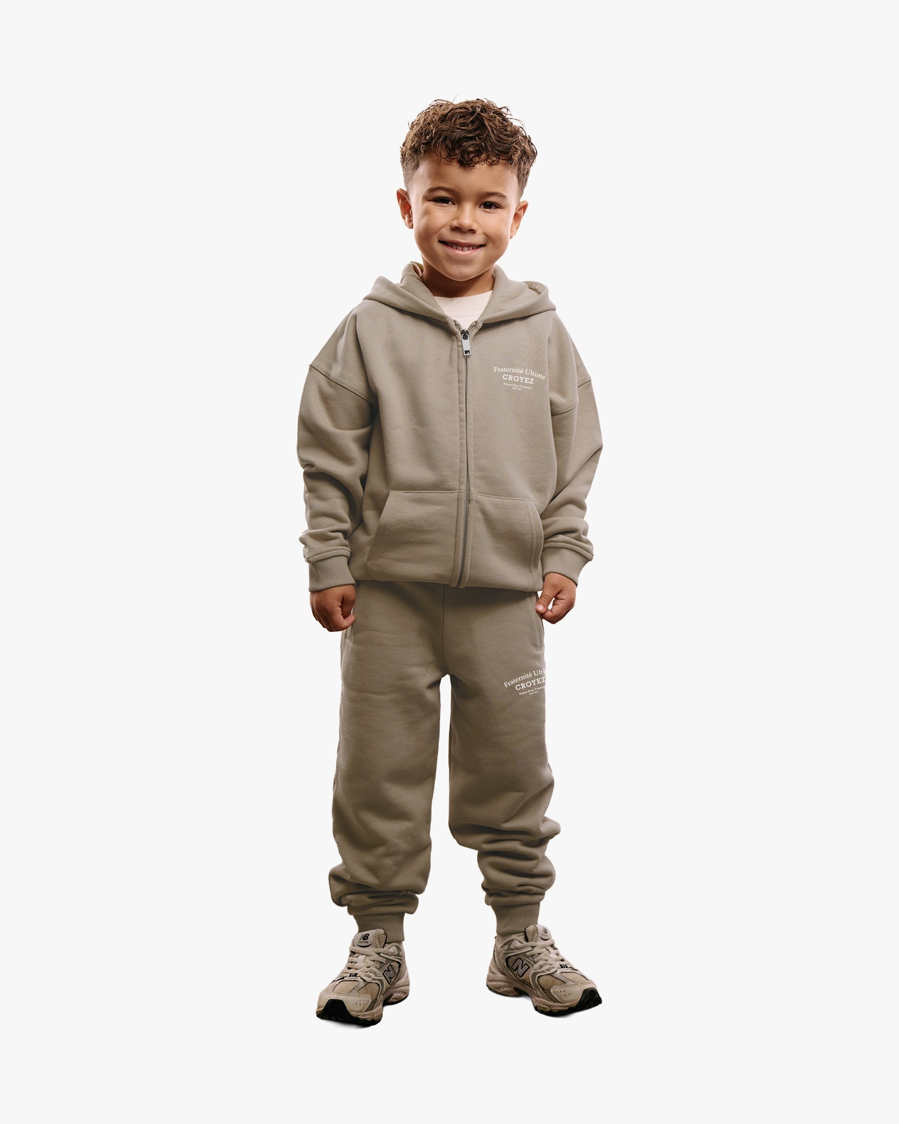 CROYEZ_MINI_ZIP_HOODIE_DUSTY_OLIVE_FRONT_c22e6abe-bd6d-45cb-a1b3-364d05ac8e1c.jpg