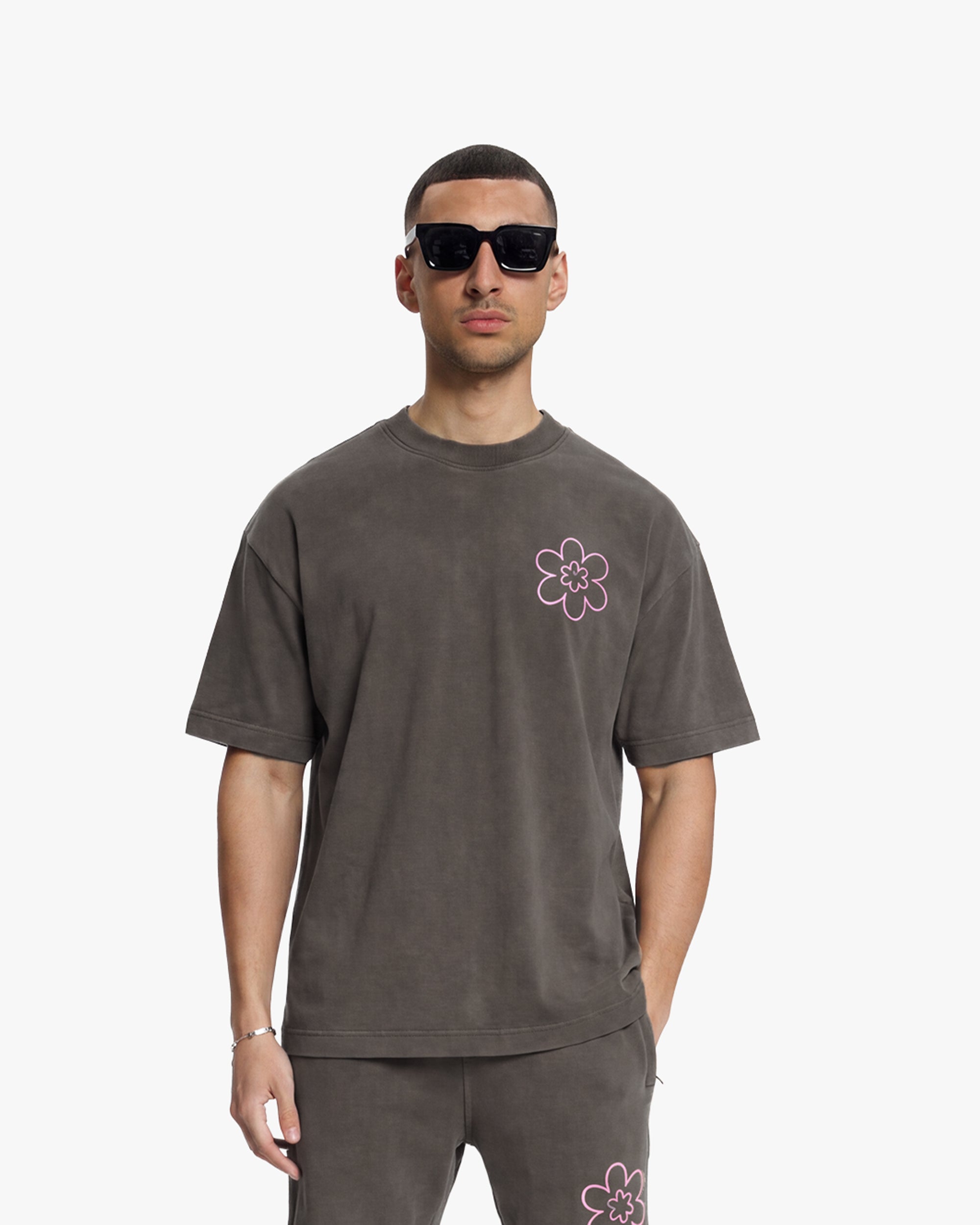 Contour_De_La_Fleur_T-Shirt_Washed_Brown_medium_front.jpg