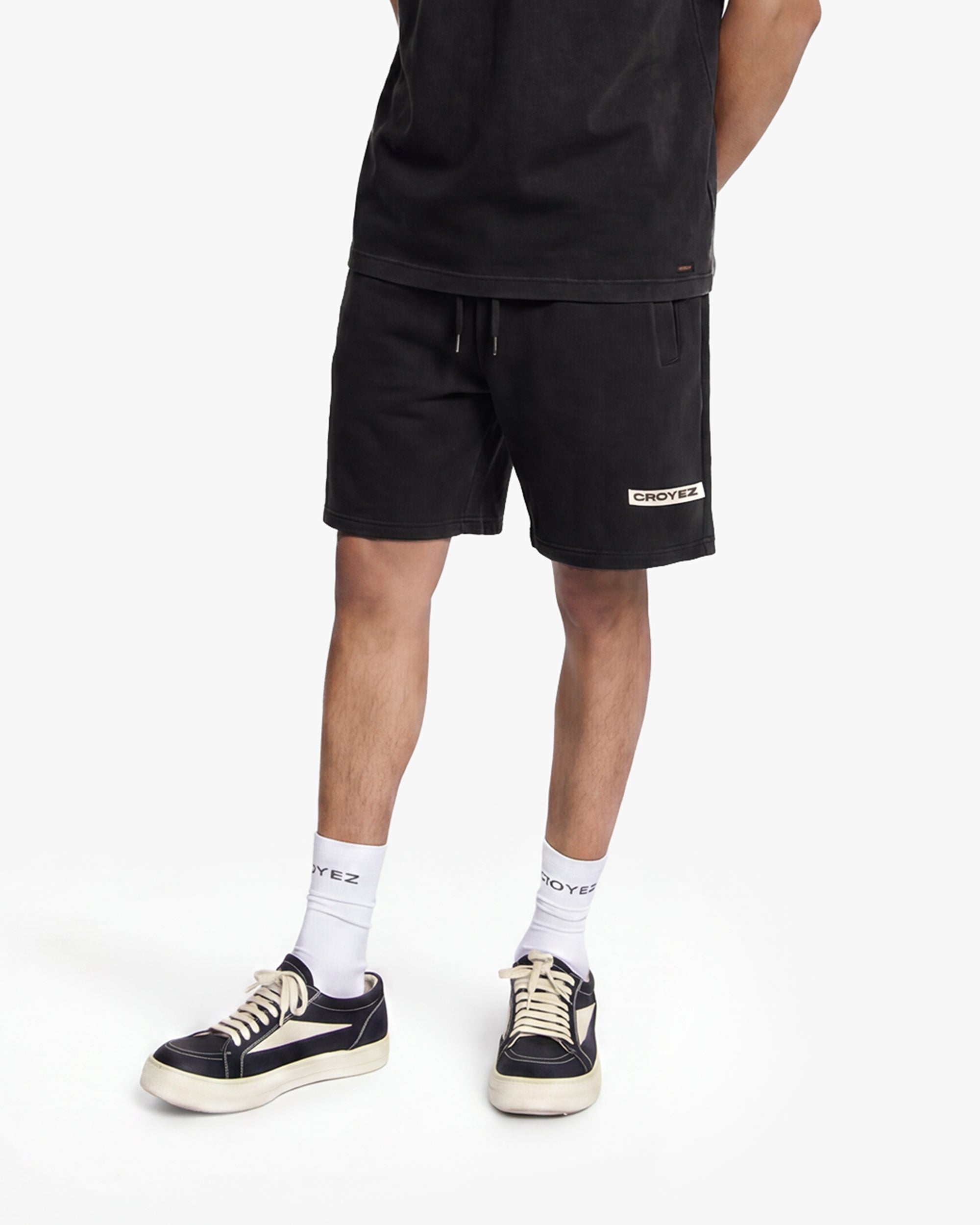 garment_dye_short_black_medium_front.jpg